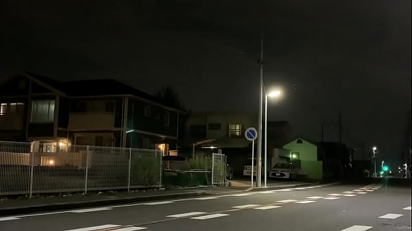 女装まゆの深夜住宅街露出未遂