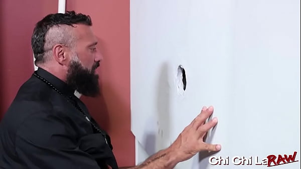 Hairy daddy gloryhole sucked before sex