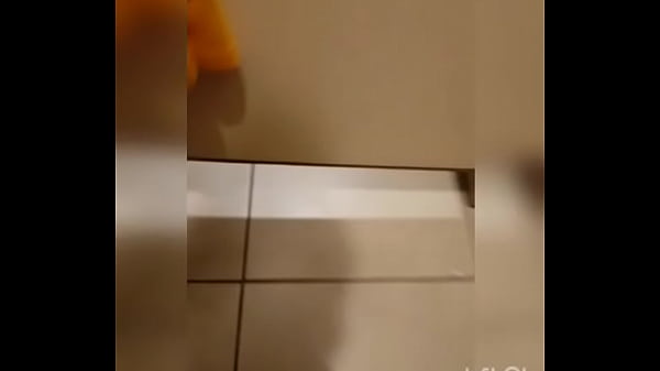 Me exibindo no banheiro