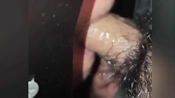 Nuevo videito sacado del baúl perdido ?RT Fav️ Me dan una rica mamada en glory hole en unas cabinas de…