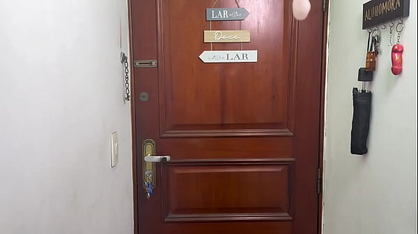 O VIZINHO DESCOBRIU O QUE EU ESCONDO NO BANHEIRO