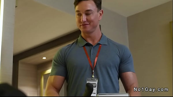 Muscle gays anal fucks in hotel room in Las Vegas