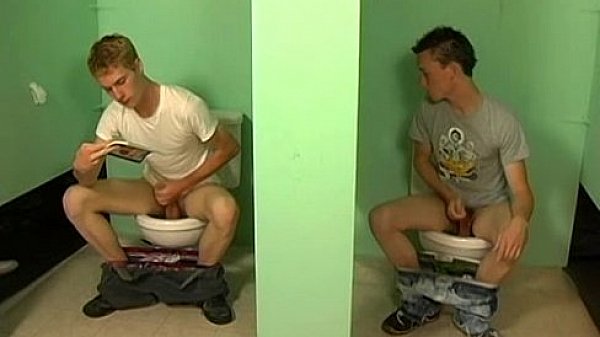 Nevin Scott masturbates