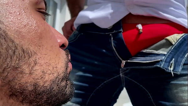 Room Ser[r]vices avec Nicholas Bardem & Oskar Ivan