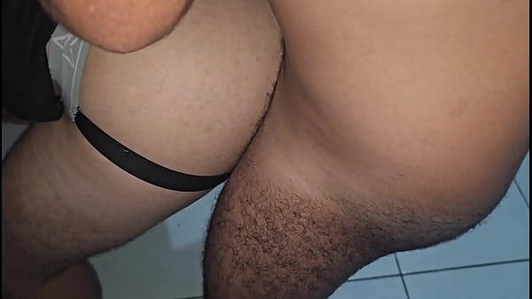 ATIVOS DOTADOS FODENDO UM PASSIVO DO RABÃO QUE ACHARAM NO GRINDR. FULL SHEER.COM