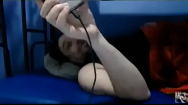 bulezão fudendo o psicológico de doador anônimo enquanto descansa na tranquilidade.