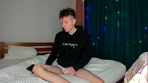 Non-Stop Precum Drip 18yo Skinny Twink Finally Bursts