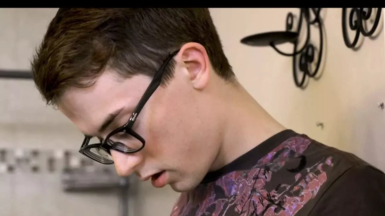 Straight Step Brother Fucks His Inexperienced Nerdy Brother