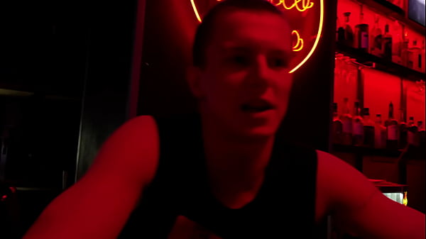 Гость гей клуба Центральная Станция трахнул бармена за деньги Oliver Strelly Falcon Al – 72