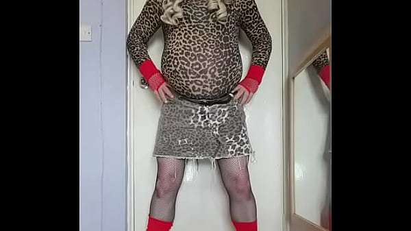 gay crossdressing pee lover